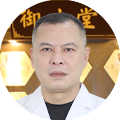 黄振